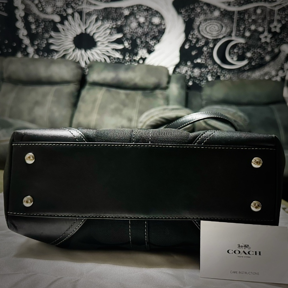 Vintage Coach soho shoulder bag 2006 year Black and Gold Signature Tote bag - Picture 15 of 17